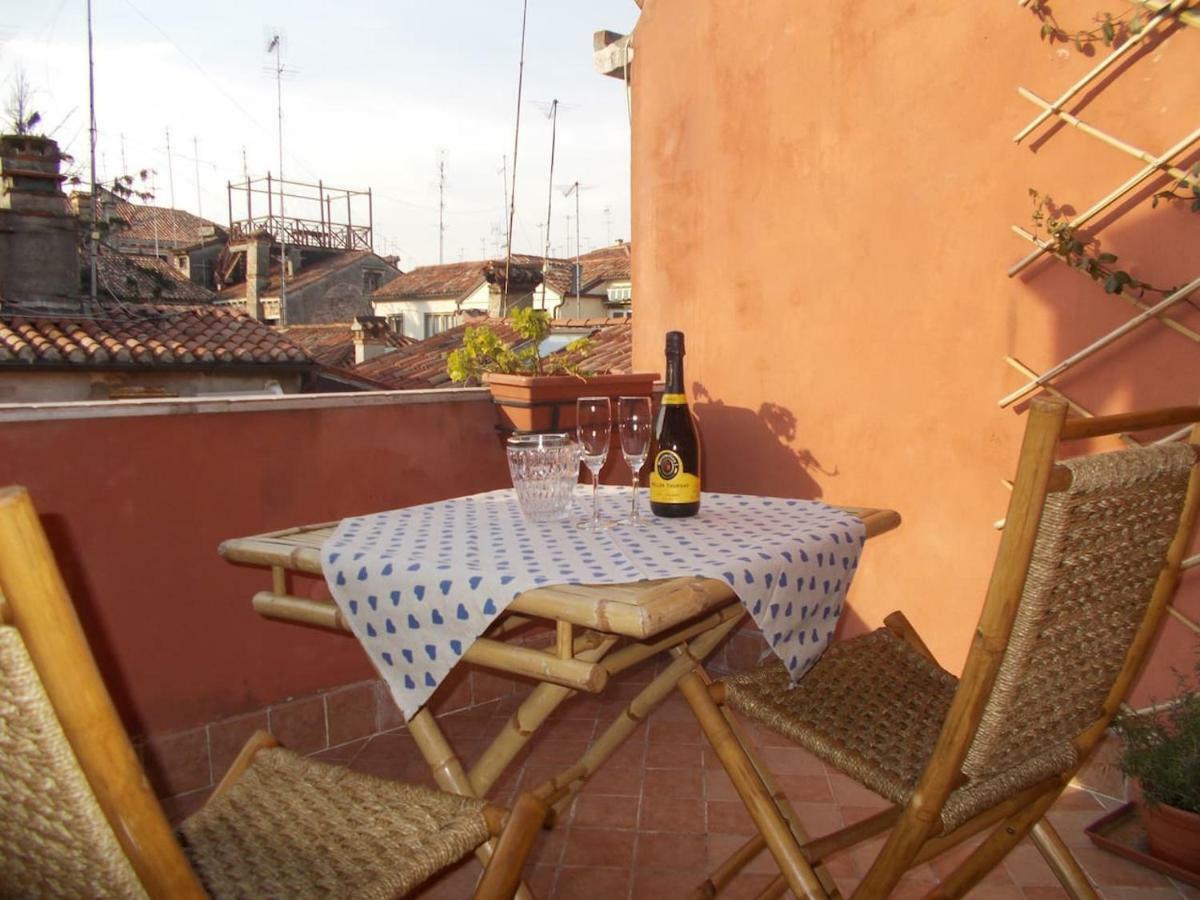 Ca' San Silvestro 2 Terrazze Nel Cuore Di Venezia Exteriör bild
